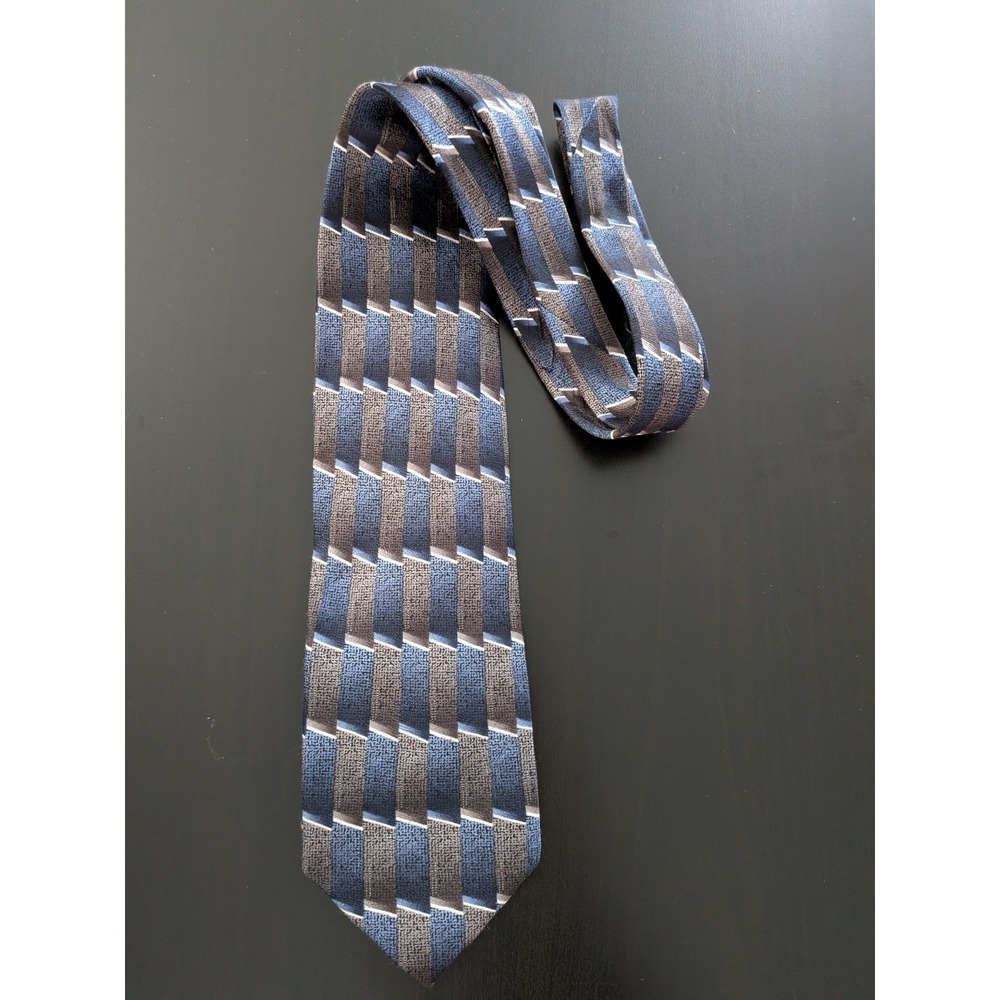 Kilburne and Finch Tie Necktie Silver Blue Geometric‎ Silk 62"